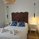 Triana Y Apartamento *